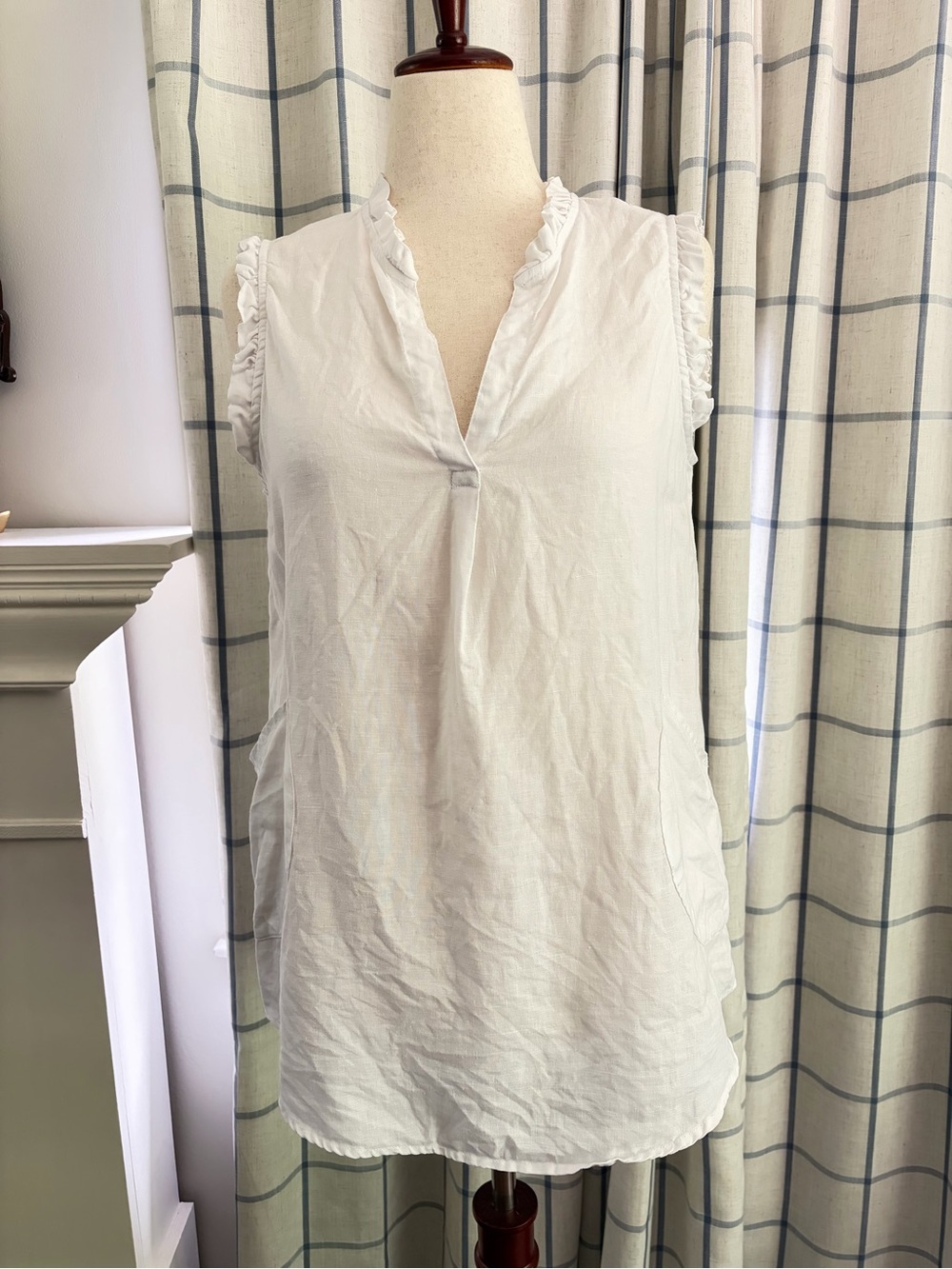 Linen For Cynthia V-neck Ruffle Sleevless Tunic Top - Picture 2 of 11